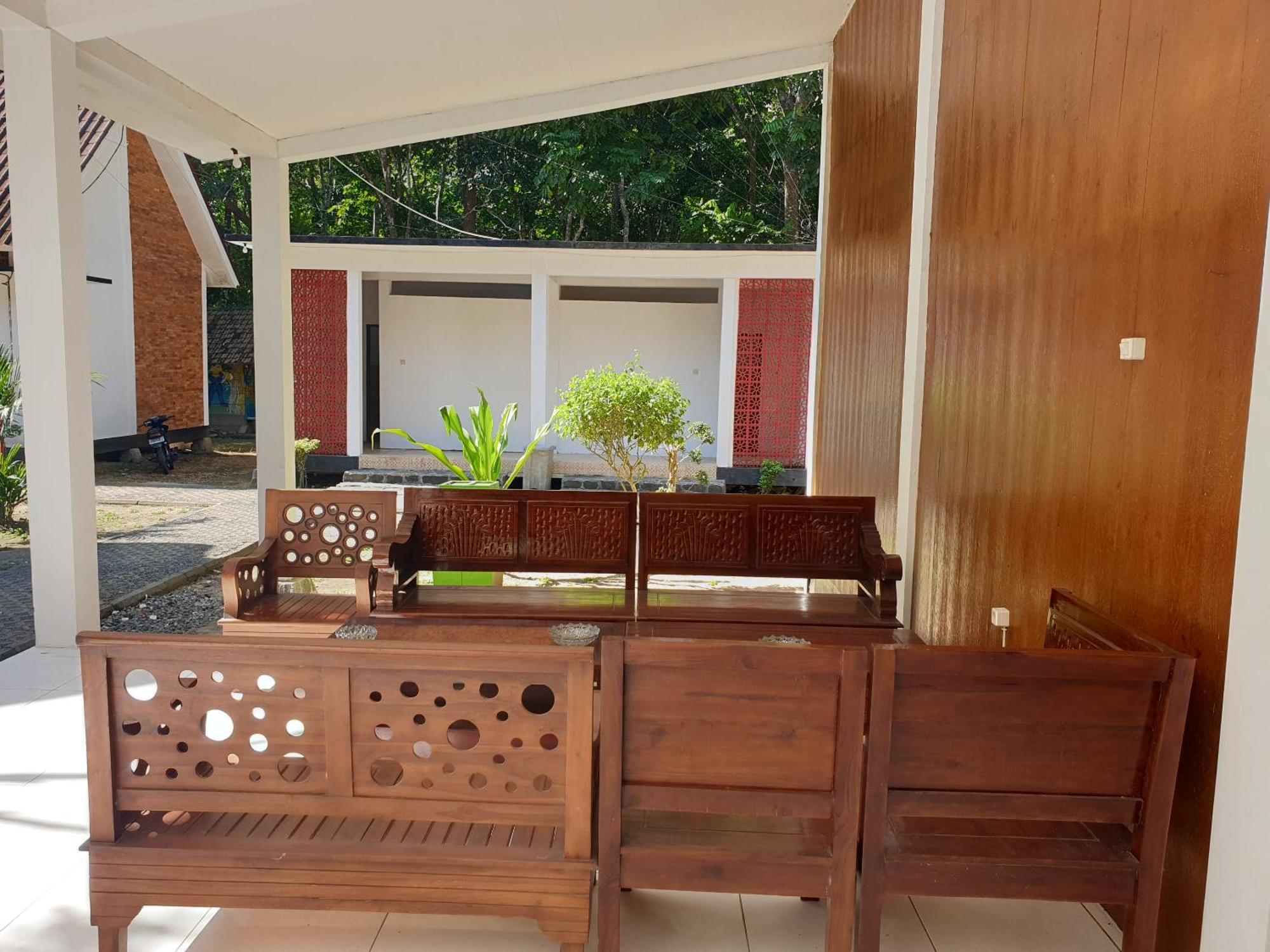 Capital O 92612 Penginapan D'Alas Purwo & Beachnearpadang Savana Sadengan Banyuwangi  Bagian luar foto